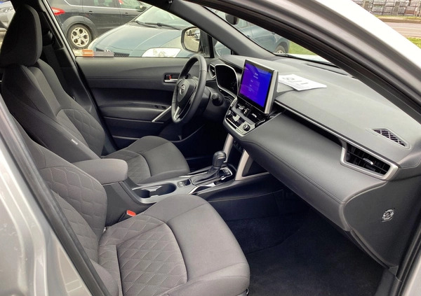 Toyota Corolla Cross cena 166900 przebieg: 17137, rok produkcji 2022 z Margonin małe 211